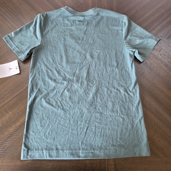 Air Jordan Big Kids' Dots Graphic T-Shirt Oxidizes Green 95D254-E18 Medium New - Picture 8 of 9